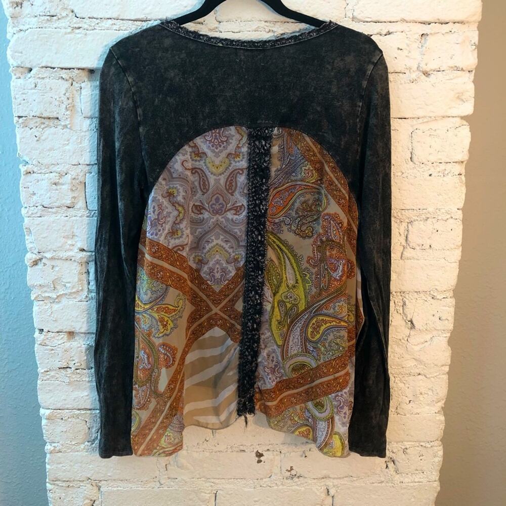 Gimmicks By BKE Scarf Top